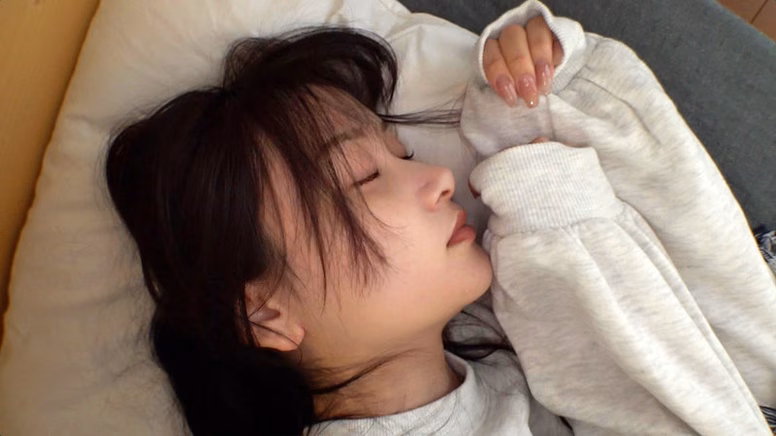 シーン1：目覚めのパンチラ 0